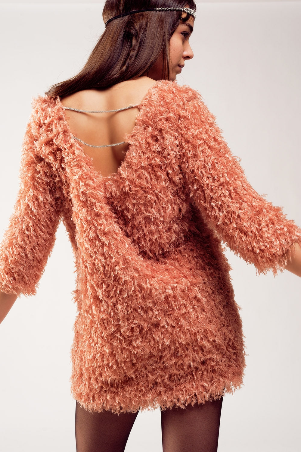 Mini vestido de manga três quartos de plumas em rosa