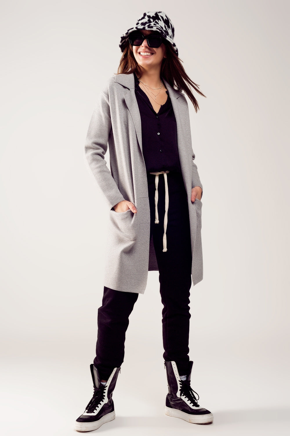 Cardigan de gola oversized em cinzento