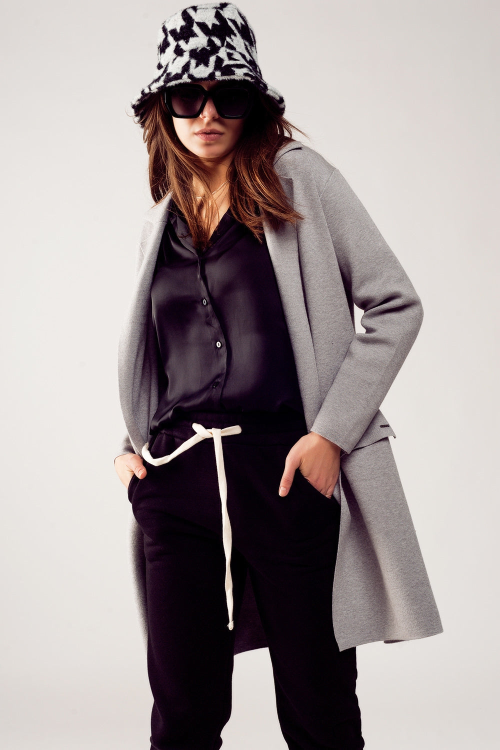 Cardigan de gola oversized em cinzento