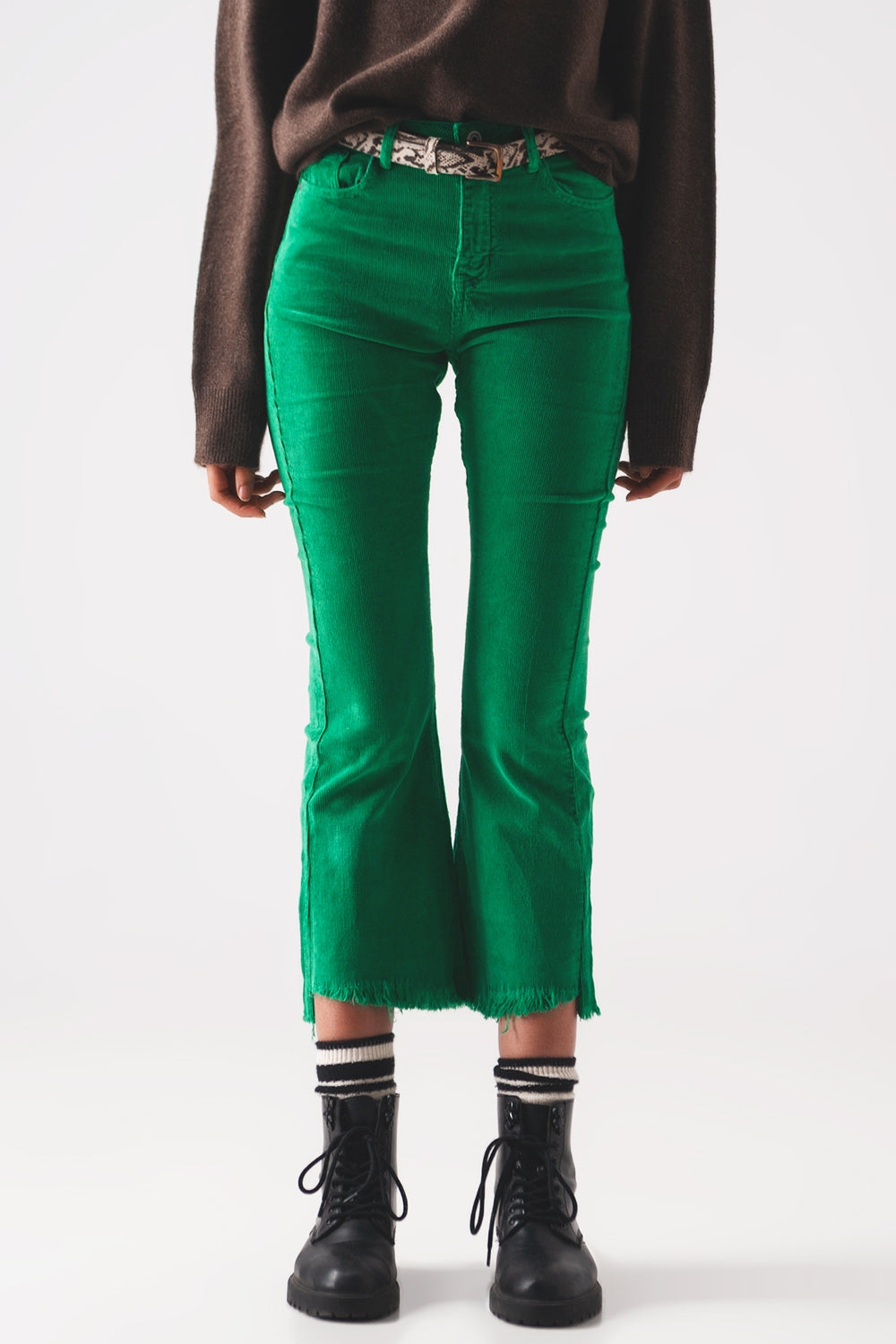Calça flare de veludo cotelê verde negrito