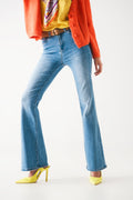 Jeans flare alto dos anos 70 em lavagem clara com stretch
