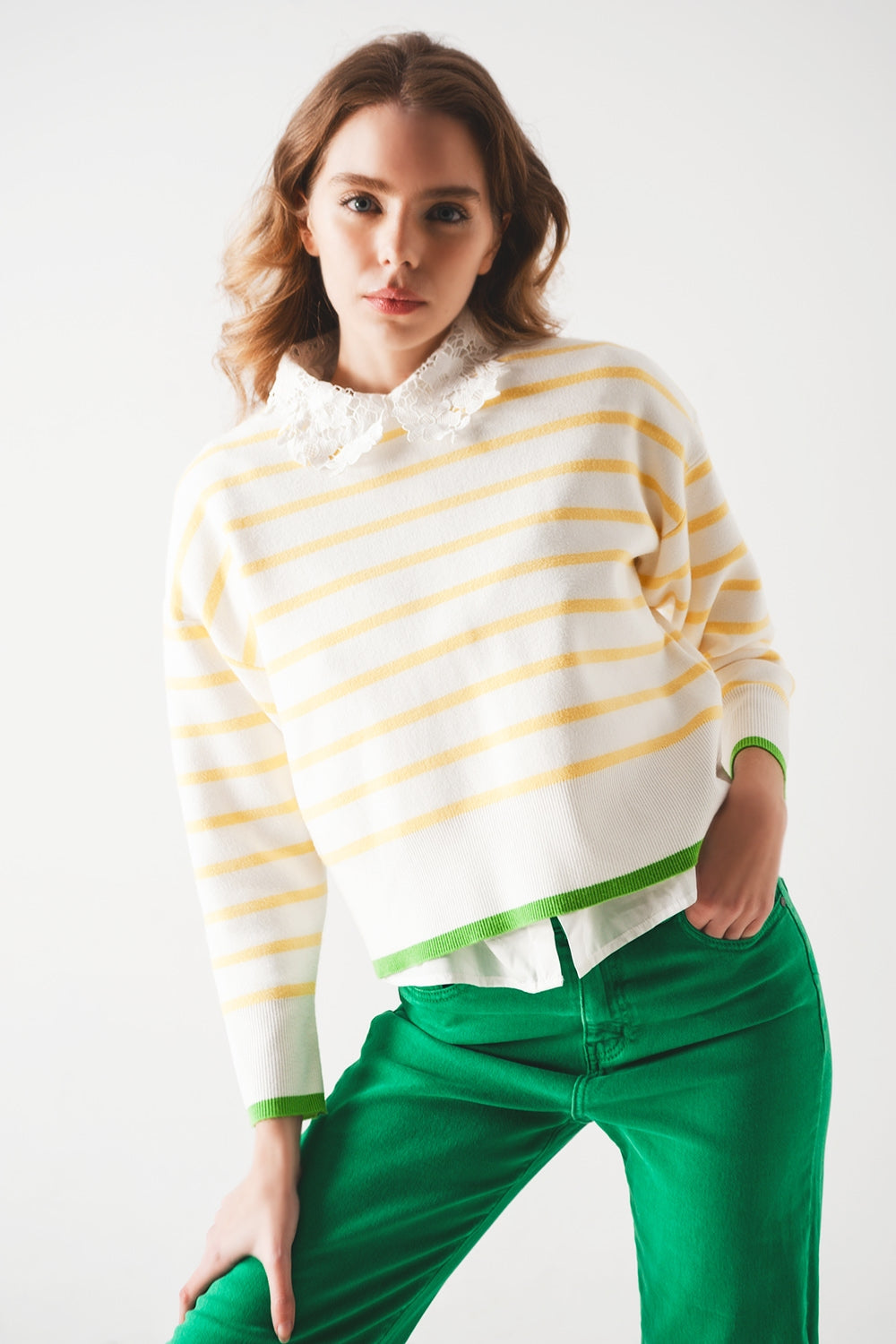 Camisola de listras amarelas e brancas