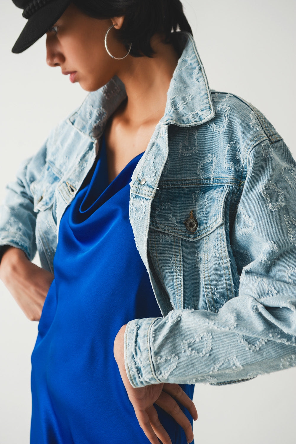 Jaqueta jeans superdimensionada com lavagem clara