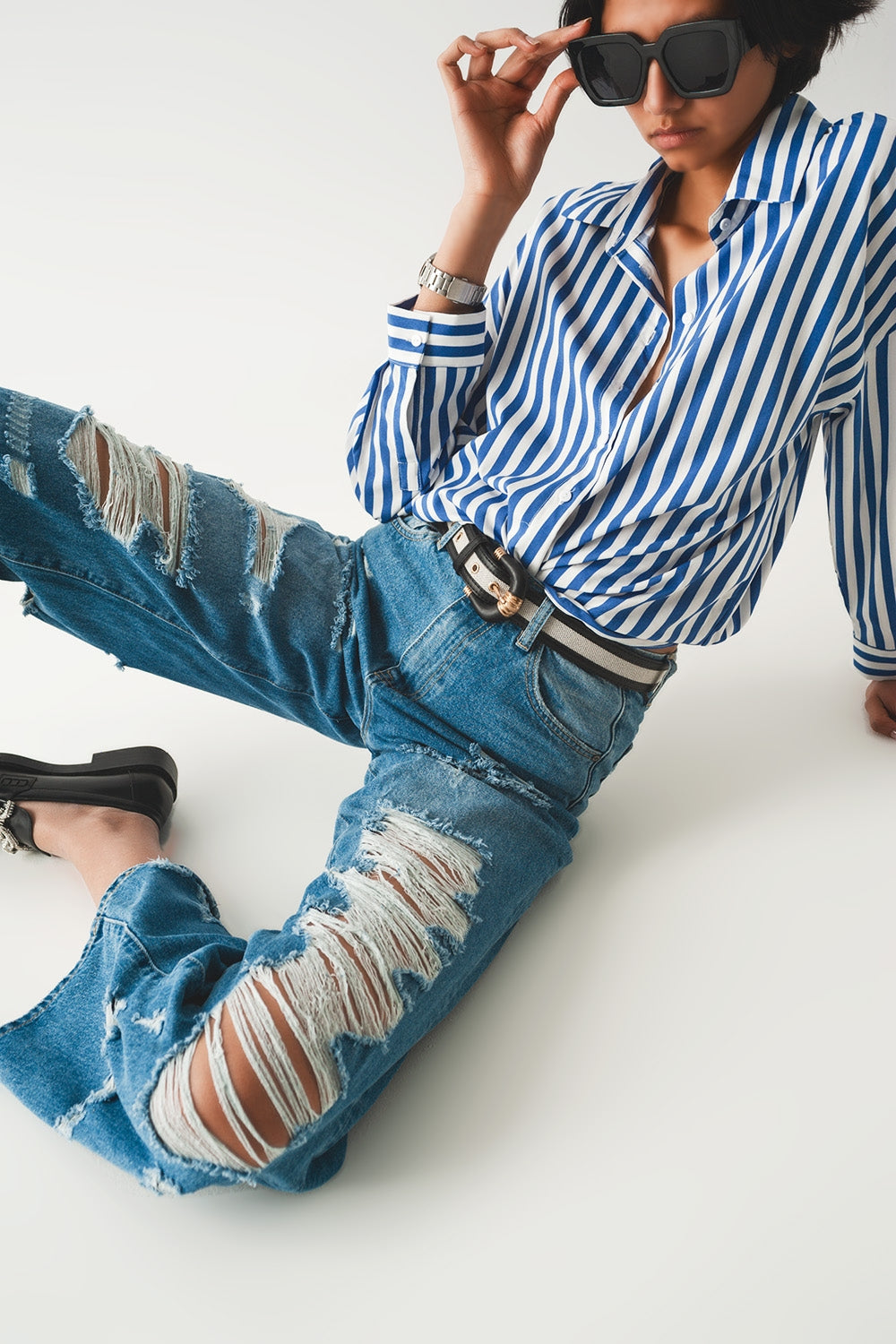 jeans boyfriend destruído em azul