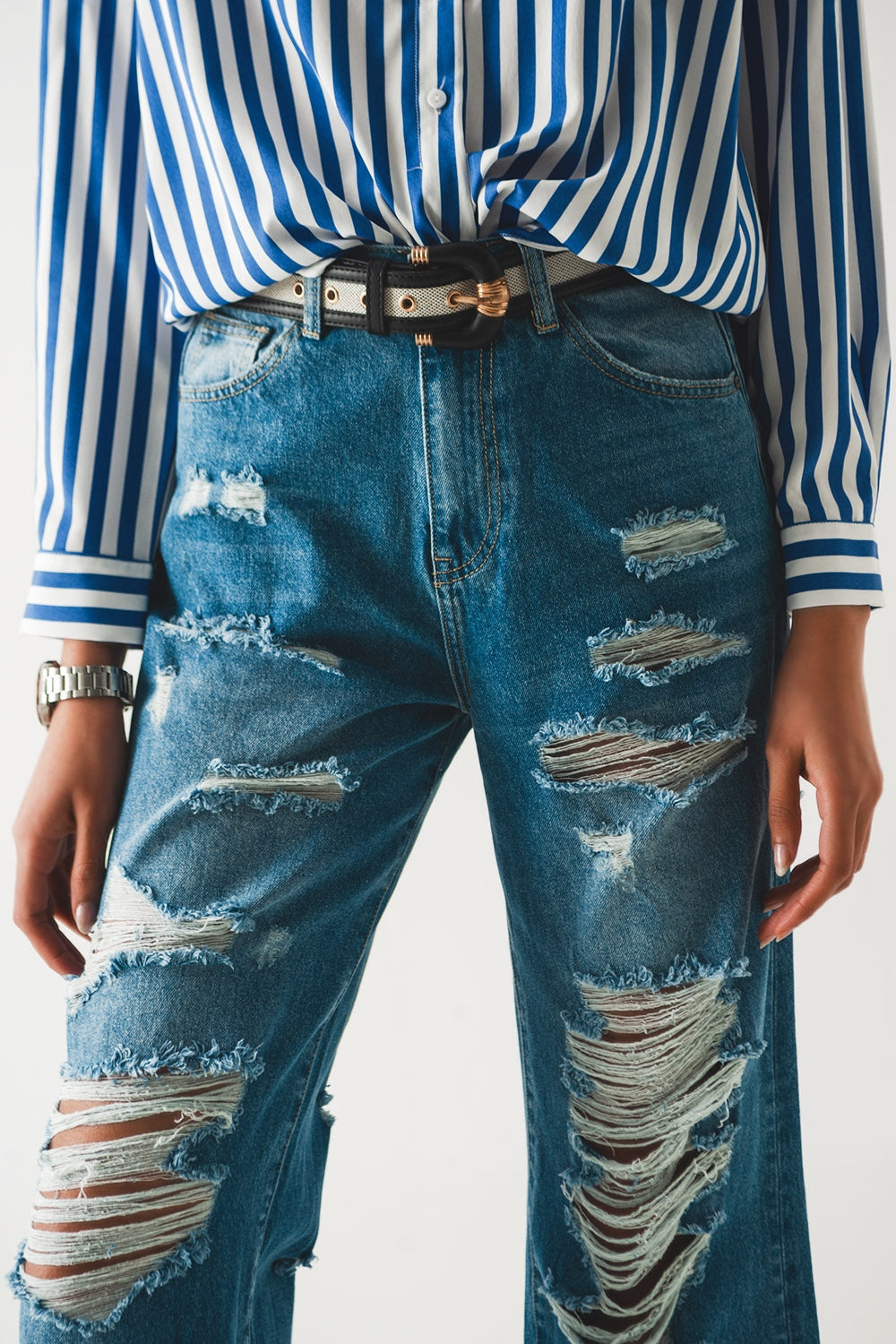 jeans boyfriend destruído em azul