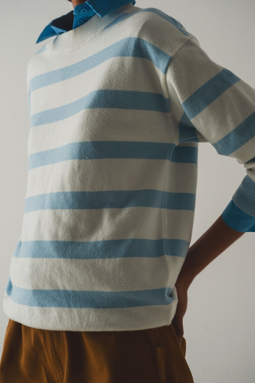 Camisola longa com riscas azuis