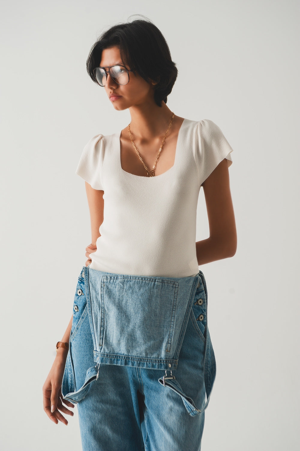 Camisola creme com decote quadrado e manga bufante
