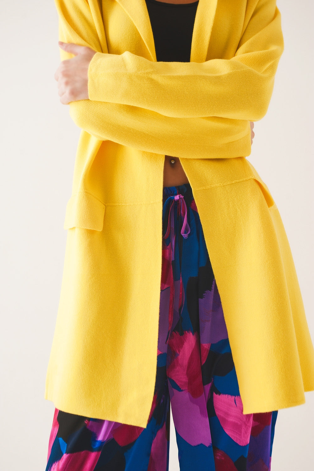Cardigan de gola oversized em amarelo