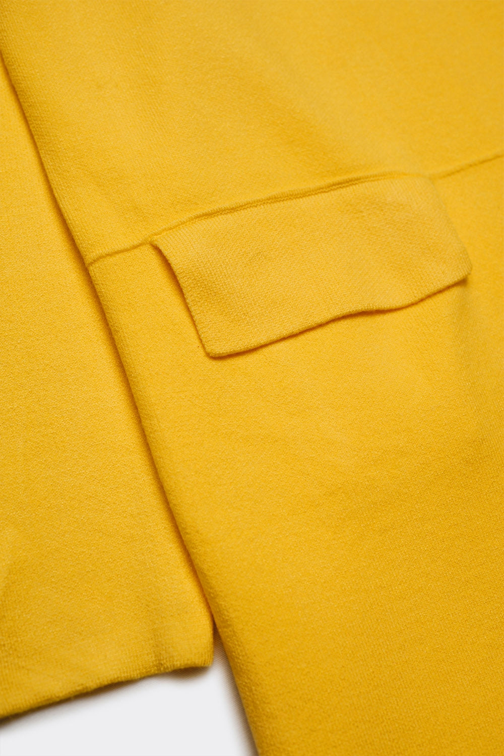 Cardigan de gola oversized em amarelo