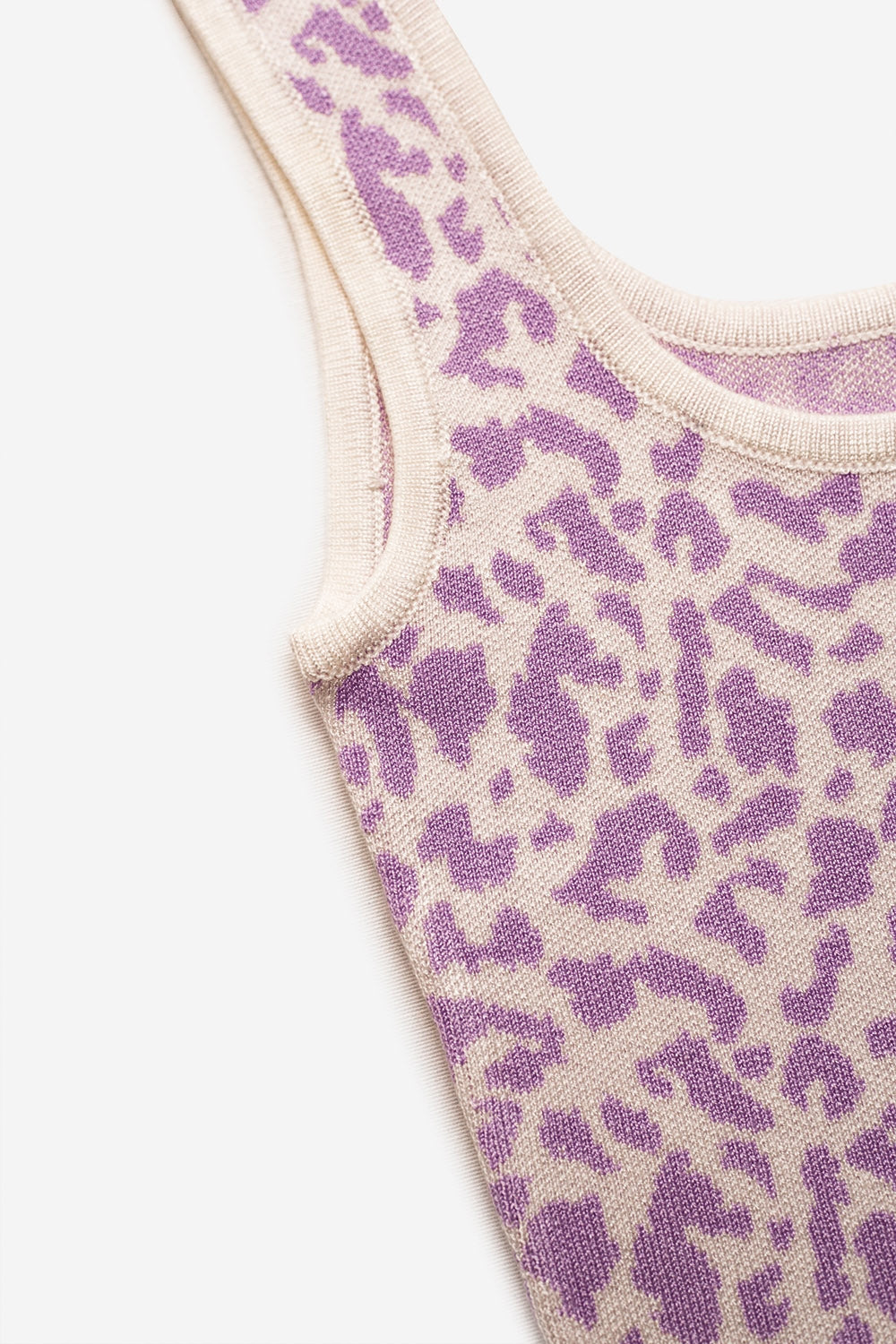 Top malha leve em impressão animal lilas