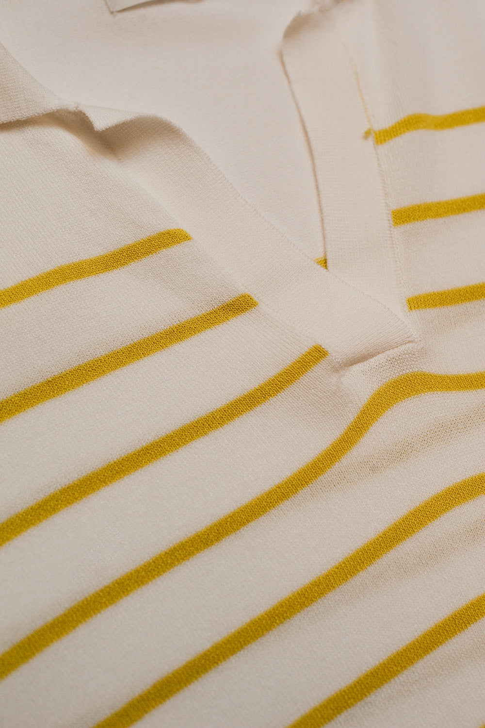Camisola verde com pescoço de polo listrado modelo Vintage 70s