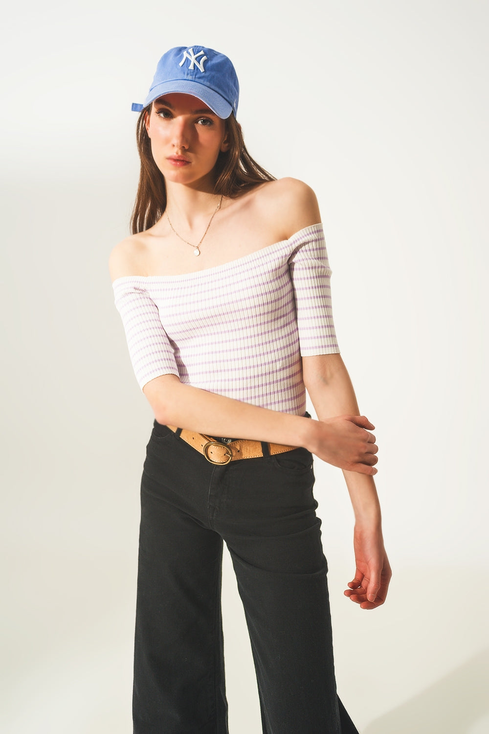 Top lilas listrado com decote Bardot