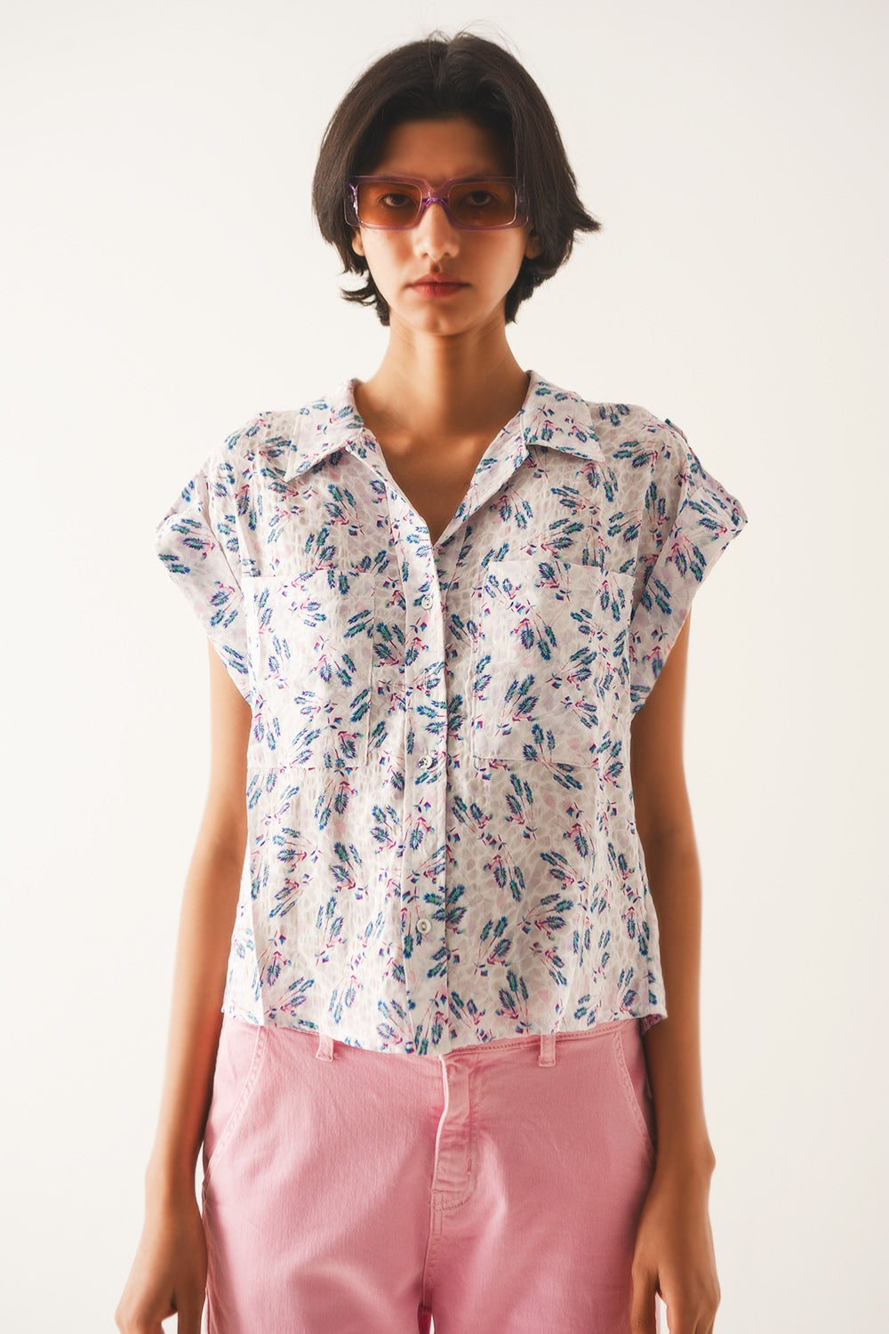 Blusa lilás com bolsos e estampa floral