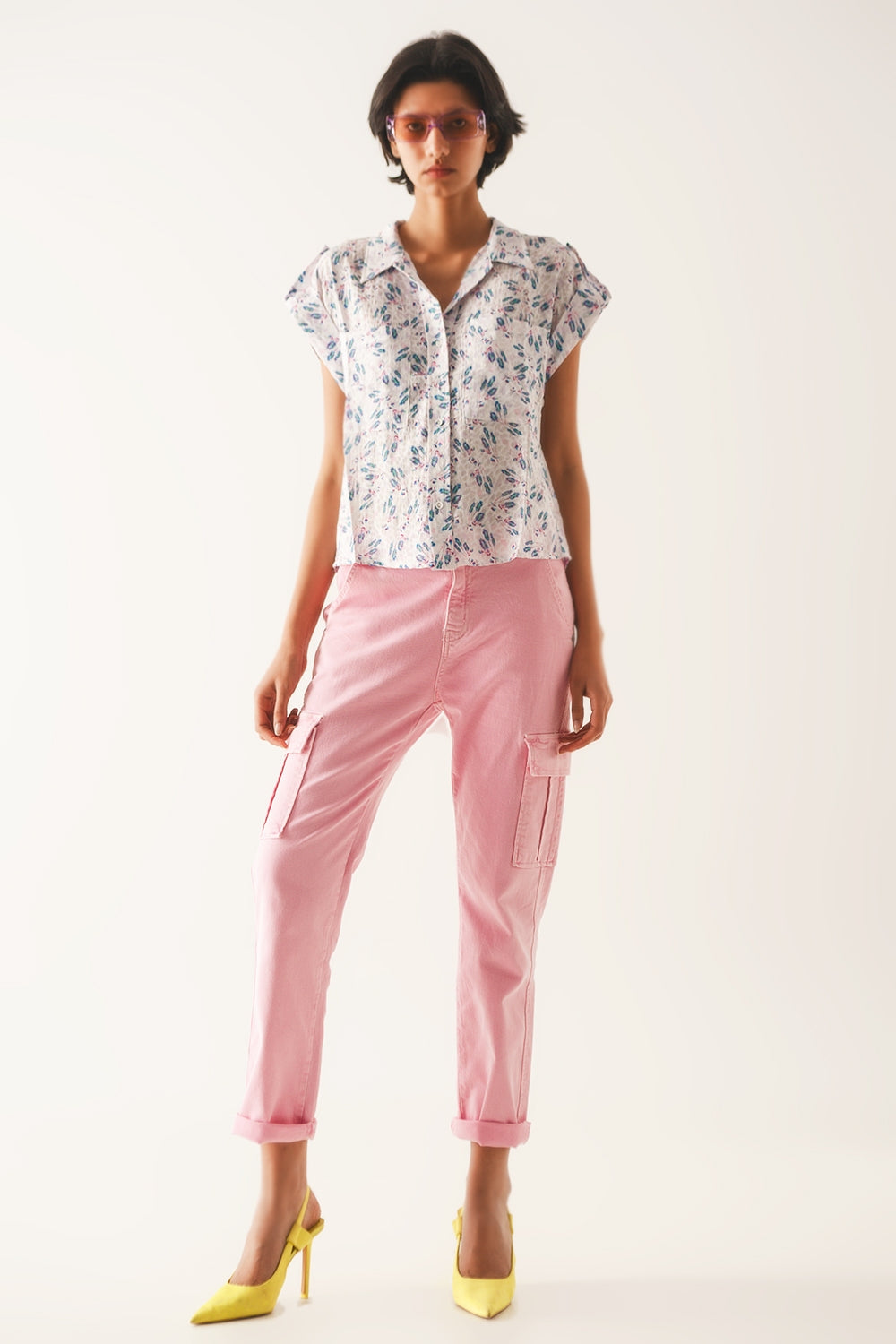 Blusa lilás com bolsos e estampa floral