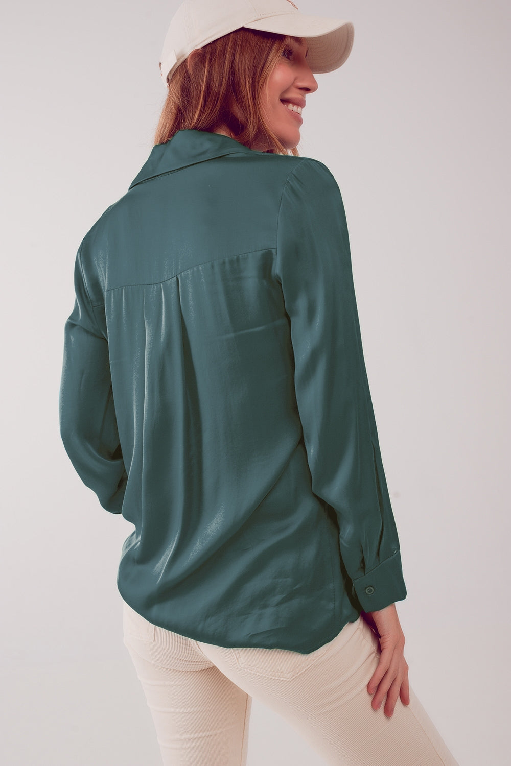 Camisa de cetim em verde