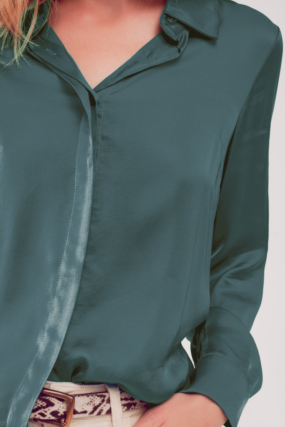 Camisa de cetim em verde