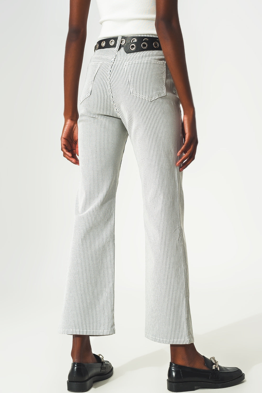 Calça flare listrada cinza