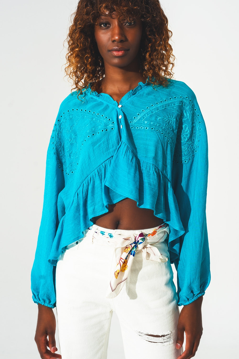 Top com bordado em azul