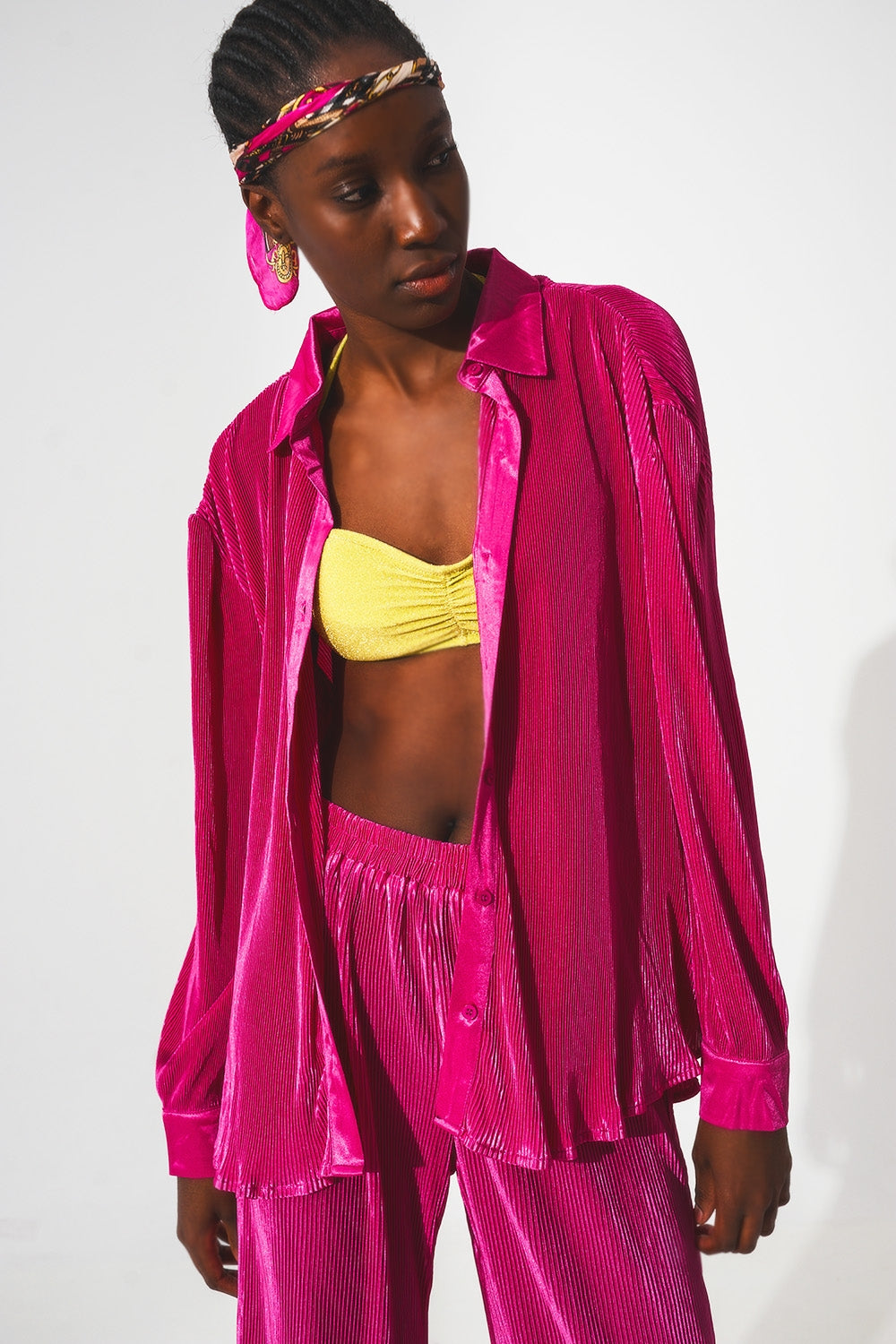 Camisa de cetim de pregas em fuchsia