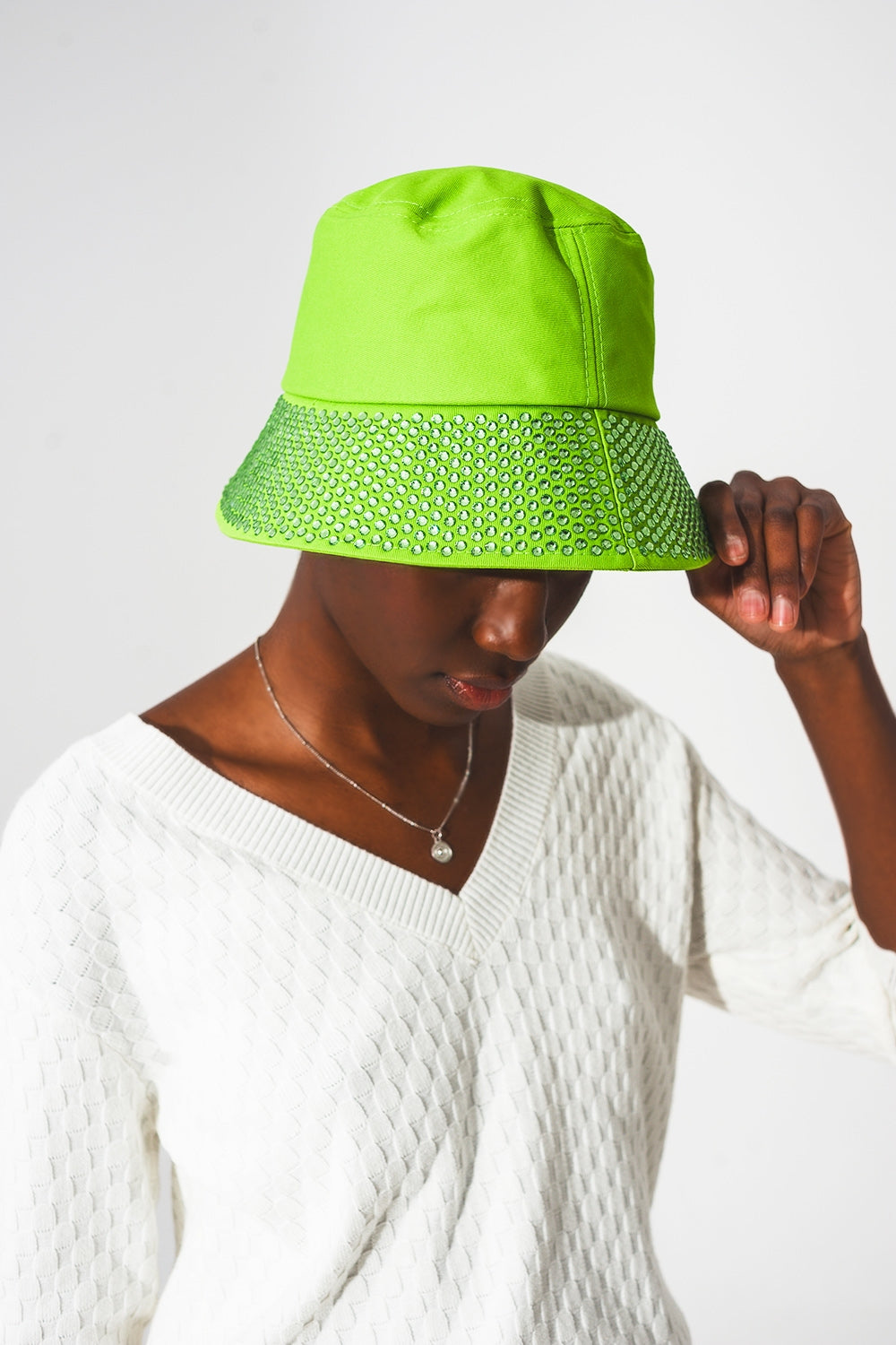 Chapéu de Balde com Pormenor de Diamante em Verde