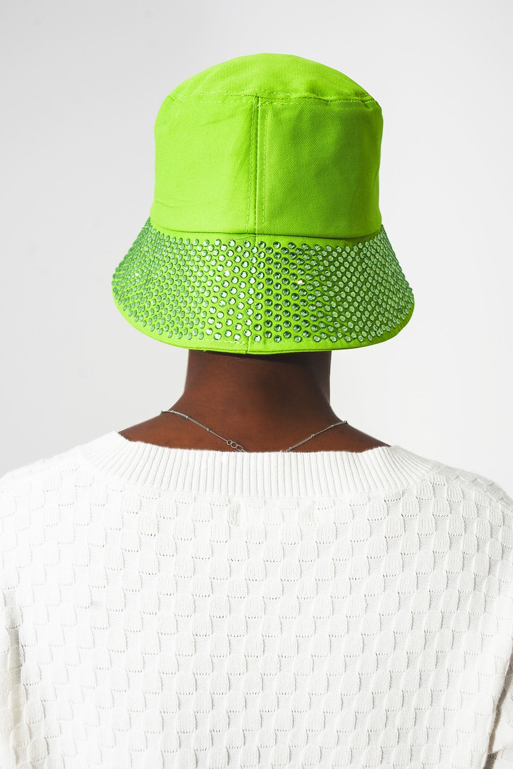 Chapéu de Balde com Pormenor de Diamante em Verde