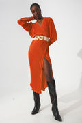 Vestido de cetim laranja plissado