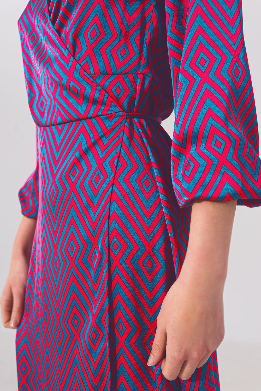 Vestido de manga comprida Maxi Wrap em Geo Print