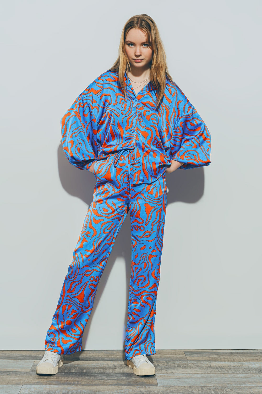 Camisa de Cetim com Mangas de Balão em Azul