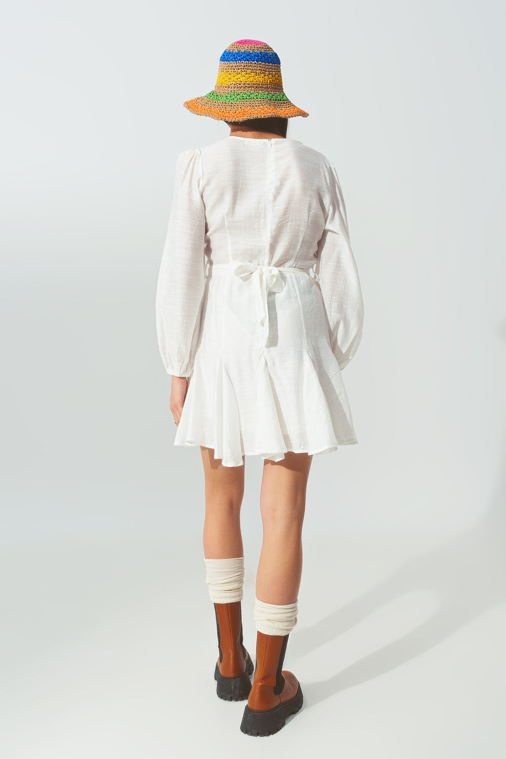 Roupa Ruffle V Vestido de Pescoço Branco