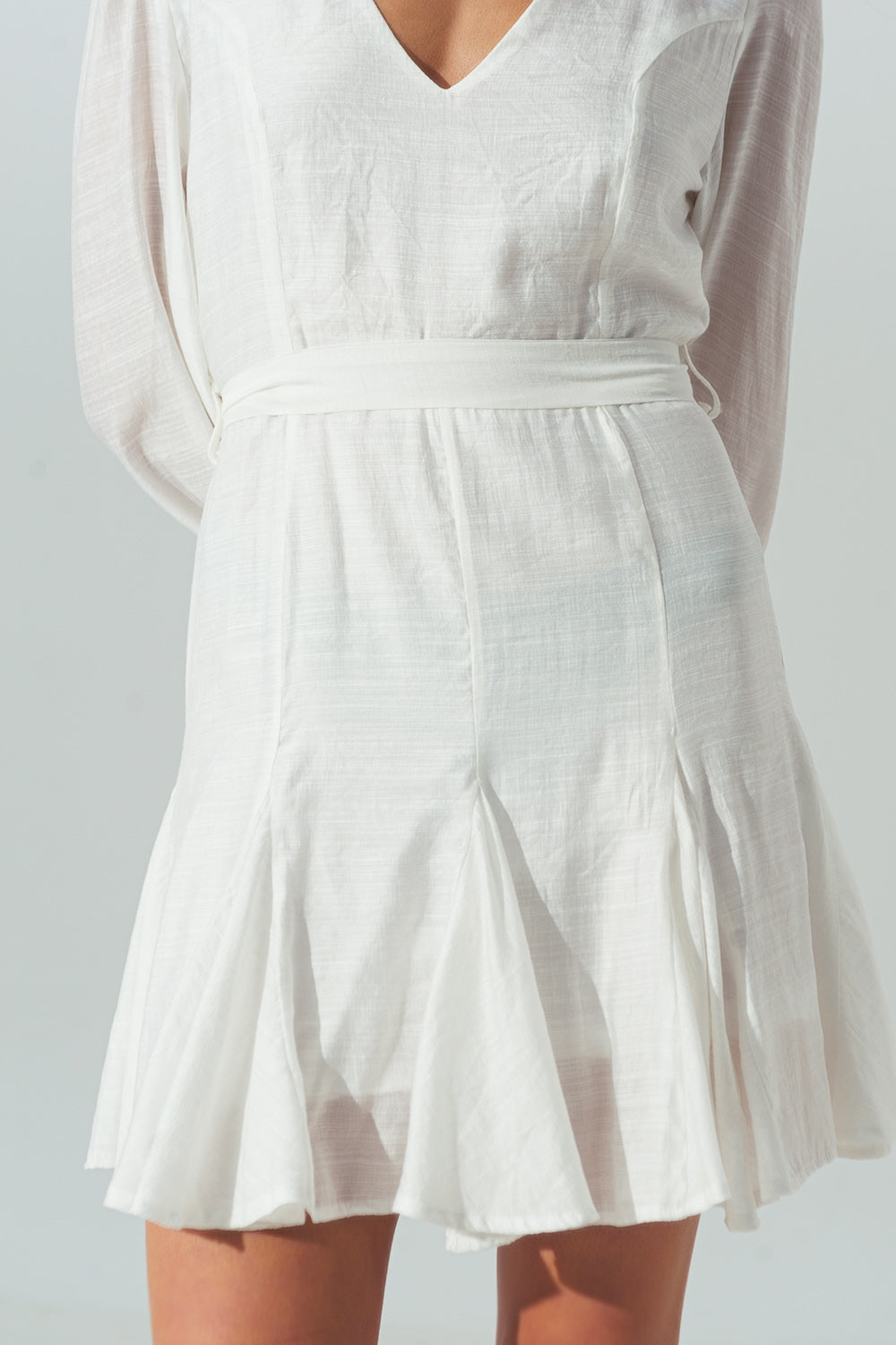 Roupa Ruffle V Vestido de Pescoço Branco