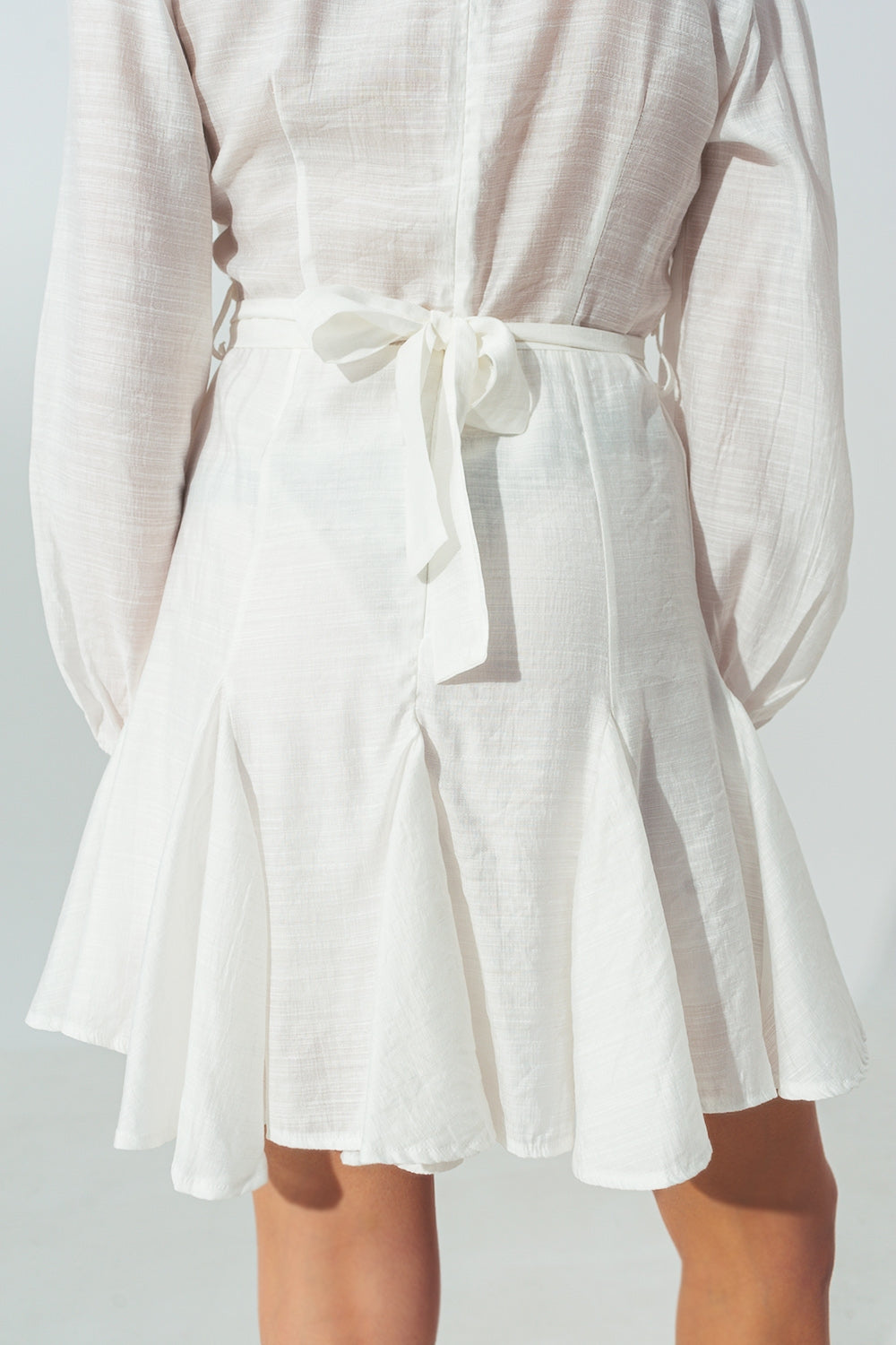 Roupa Ruffle V Vestido de Pescoço Branco