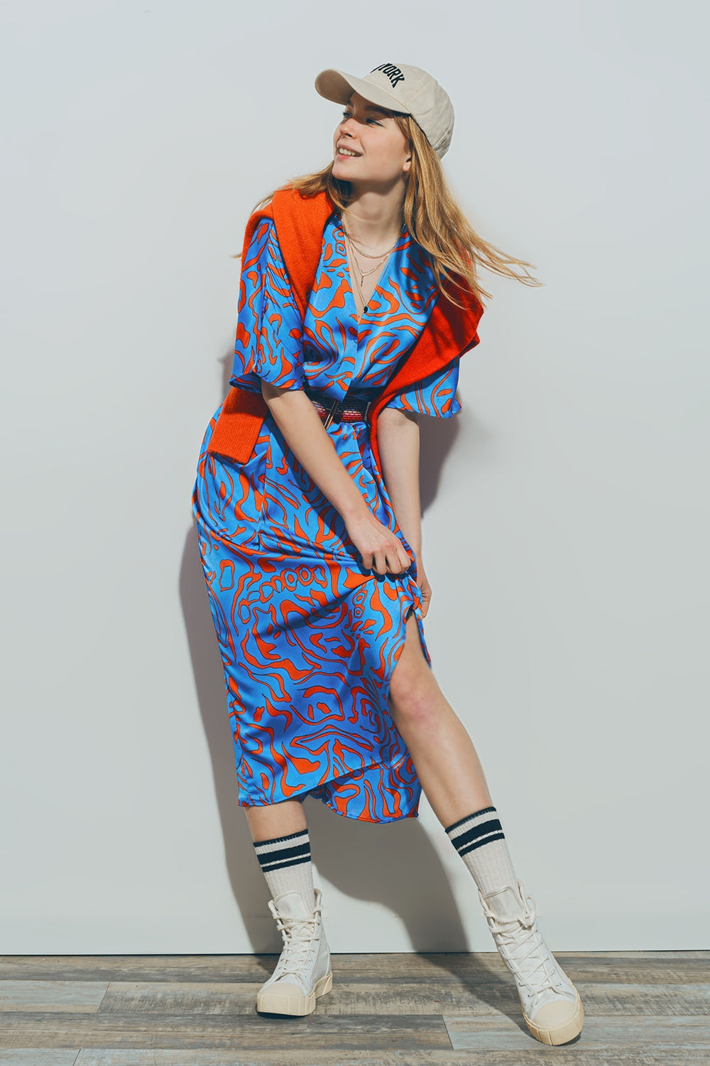 Vestido de Cetim V Neck Midi em Azul