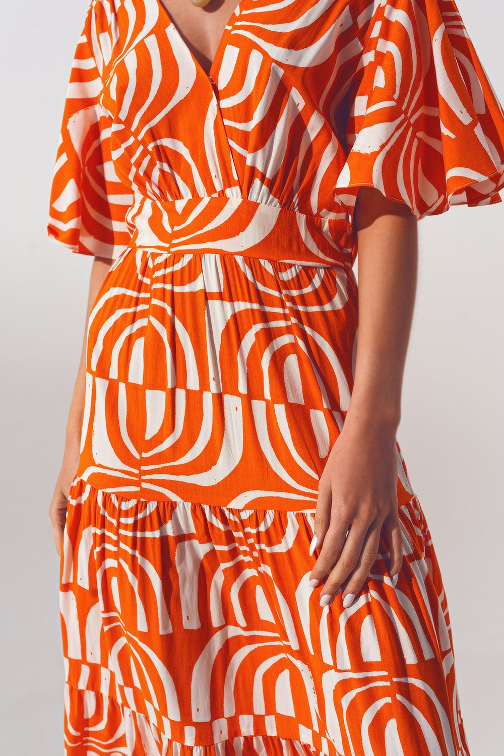 V Vestido Midi de Pescoço V com Impressão em Laranja