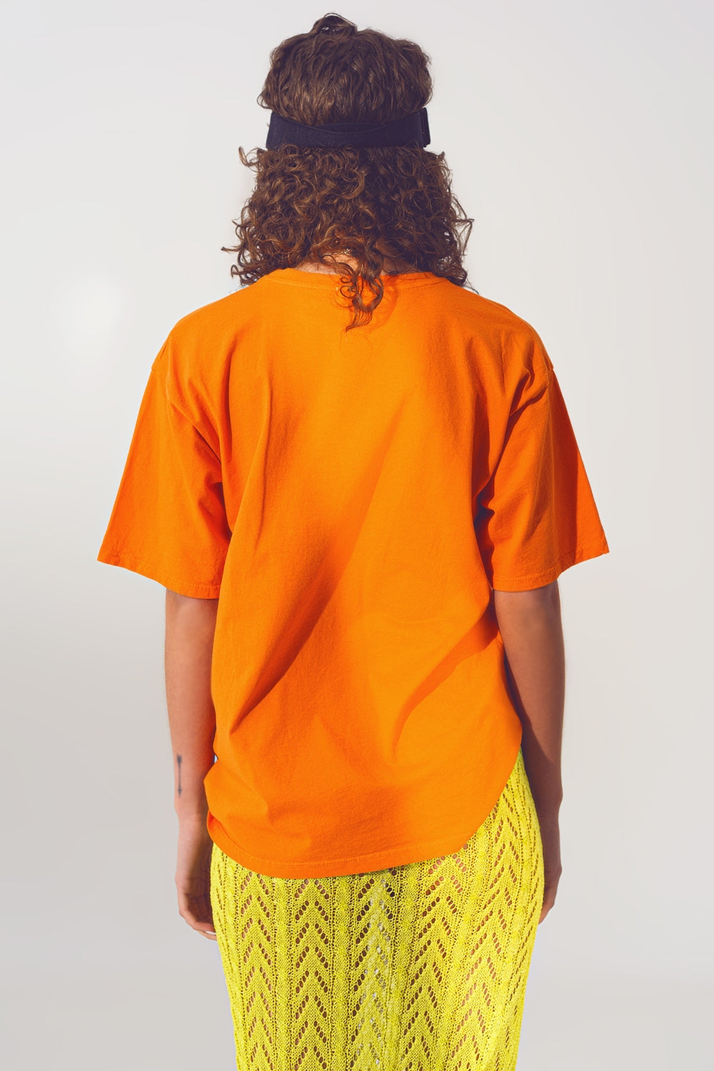 T-shirt com texto Good Vibes em Laranja
