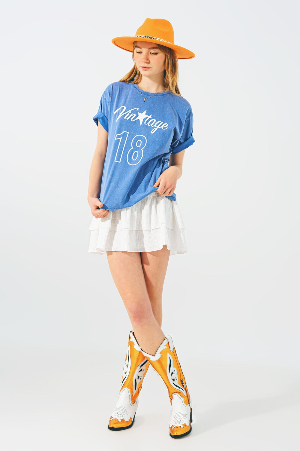 T-Shirt com Vintage 18 Texto em Azul