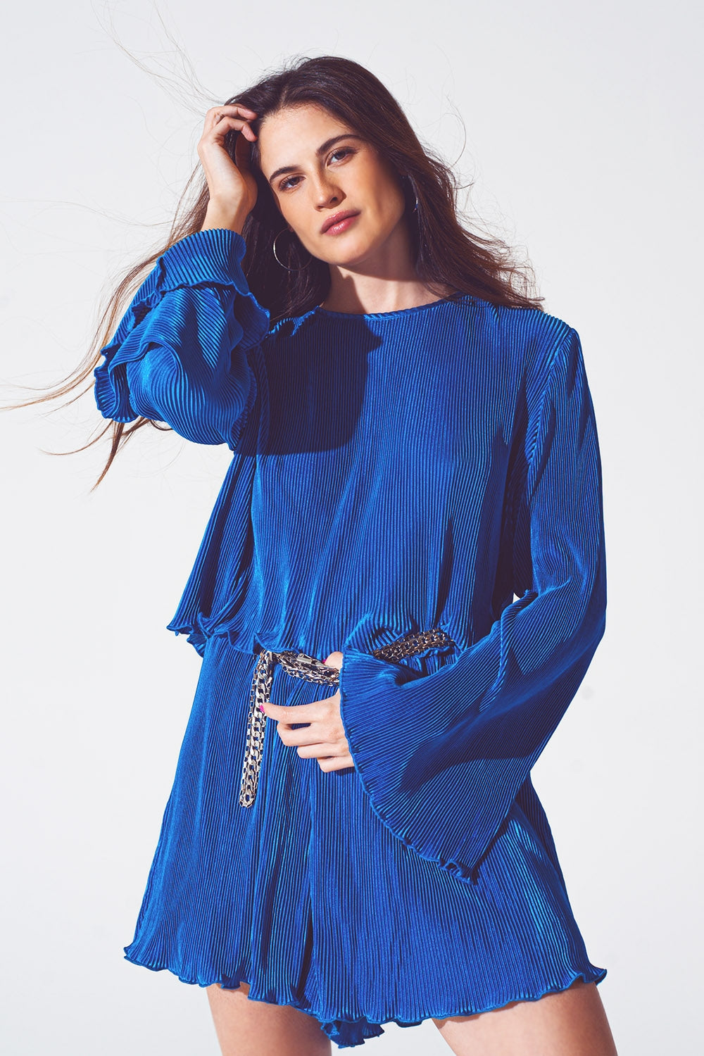 Top curto plissado com decote redondo em azul