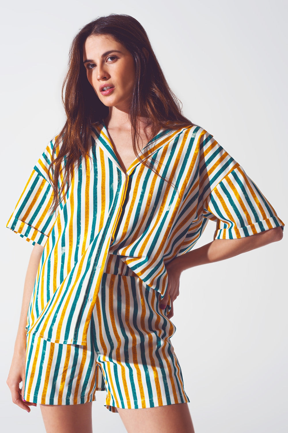 Camisa descontraída em risca verde