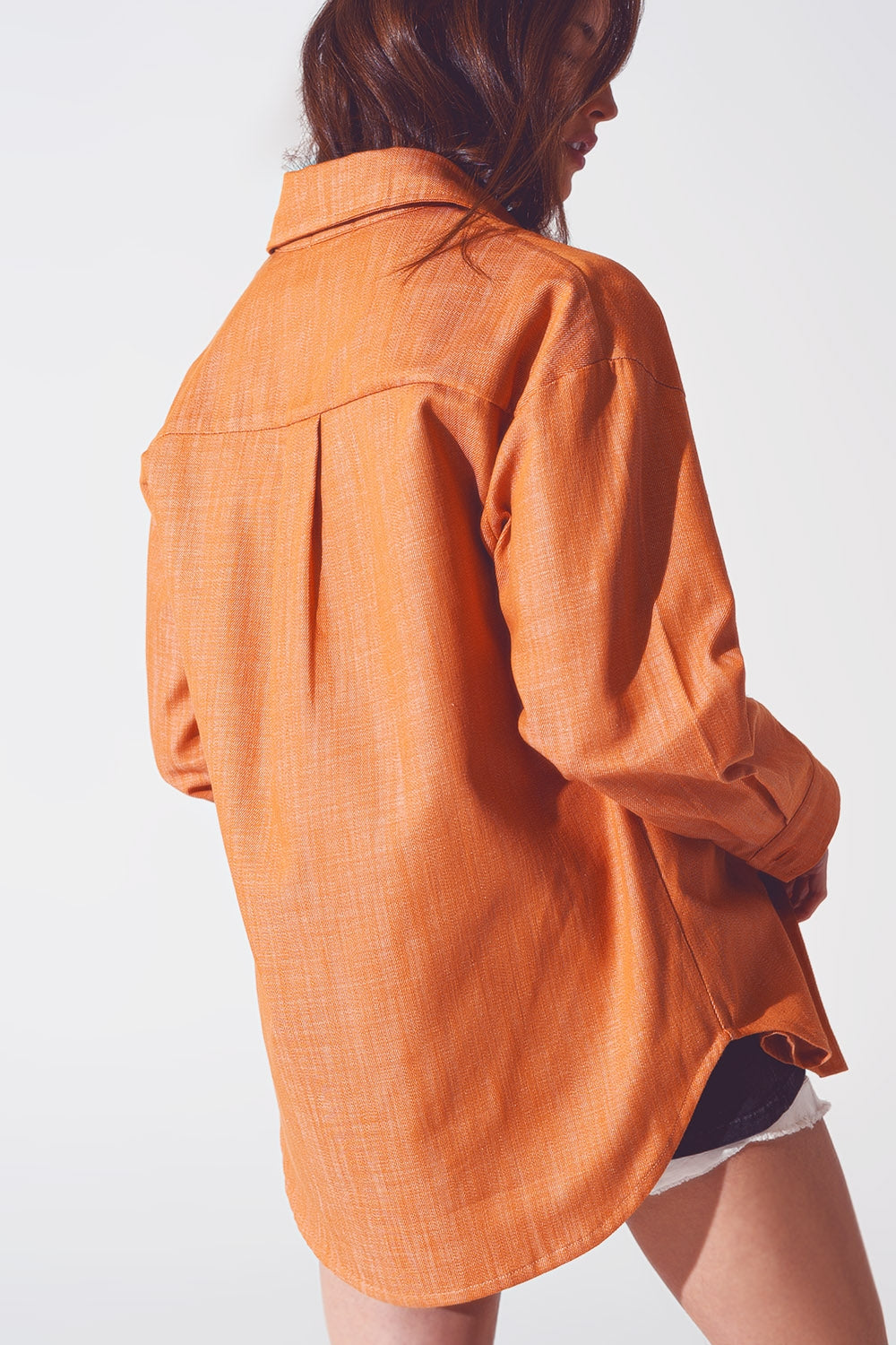 Shacket de manga comprida em laranja