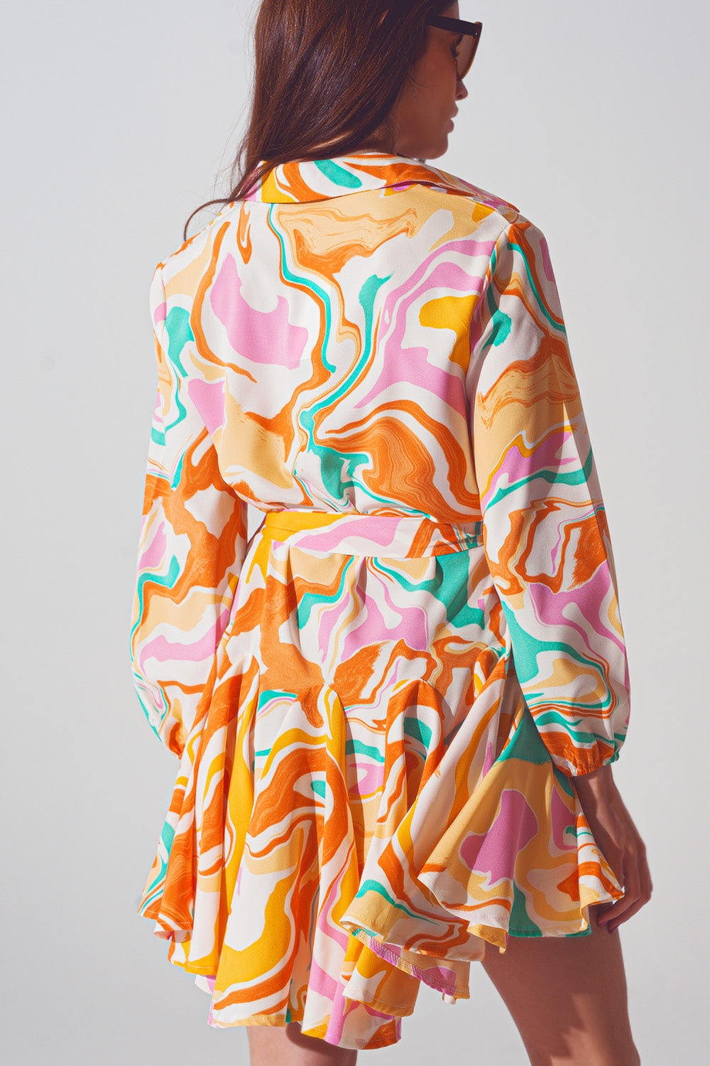 Vestido estampado psicadélico em multicolorido