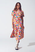 Vestido midi com cintura franzida e estampa floral multicolorida