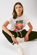 Camiseta com texto Victory em branco