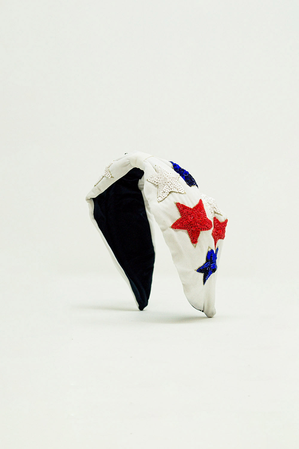 Tiara com estrelas de lantejoulas em branco