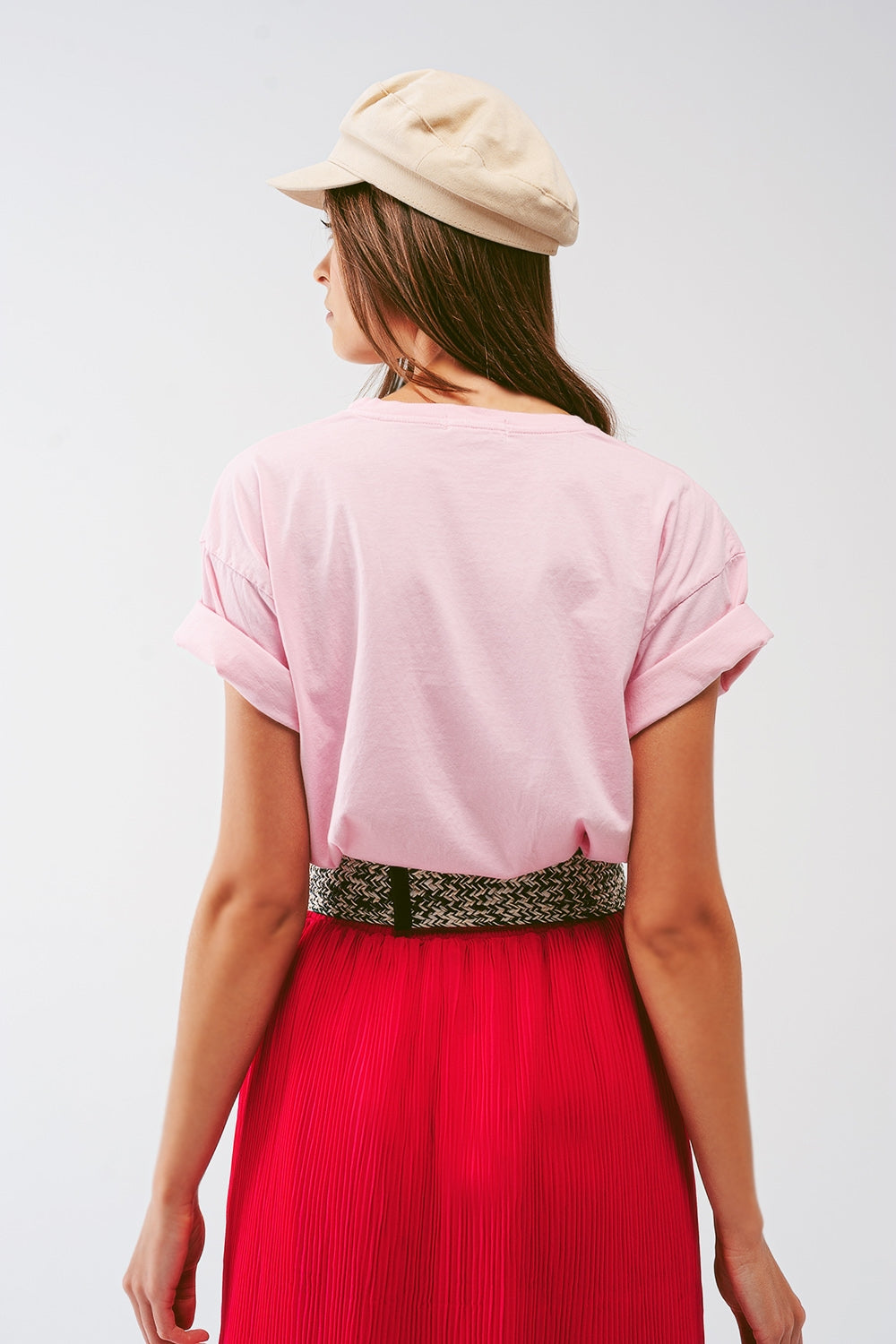 Camiseta com texto Here Comes The Sun em rosa