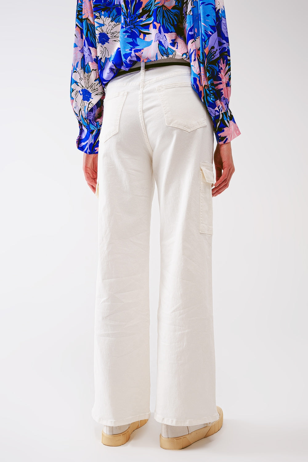 Jeans cargo de perna reta em branco