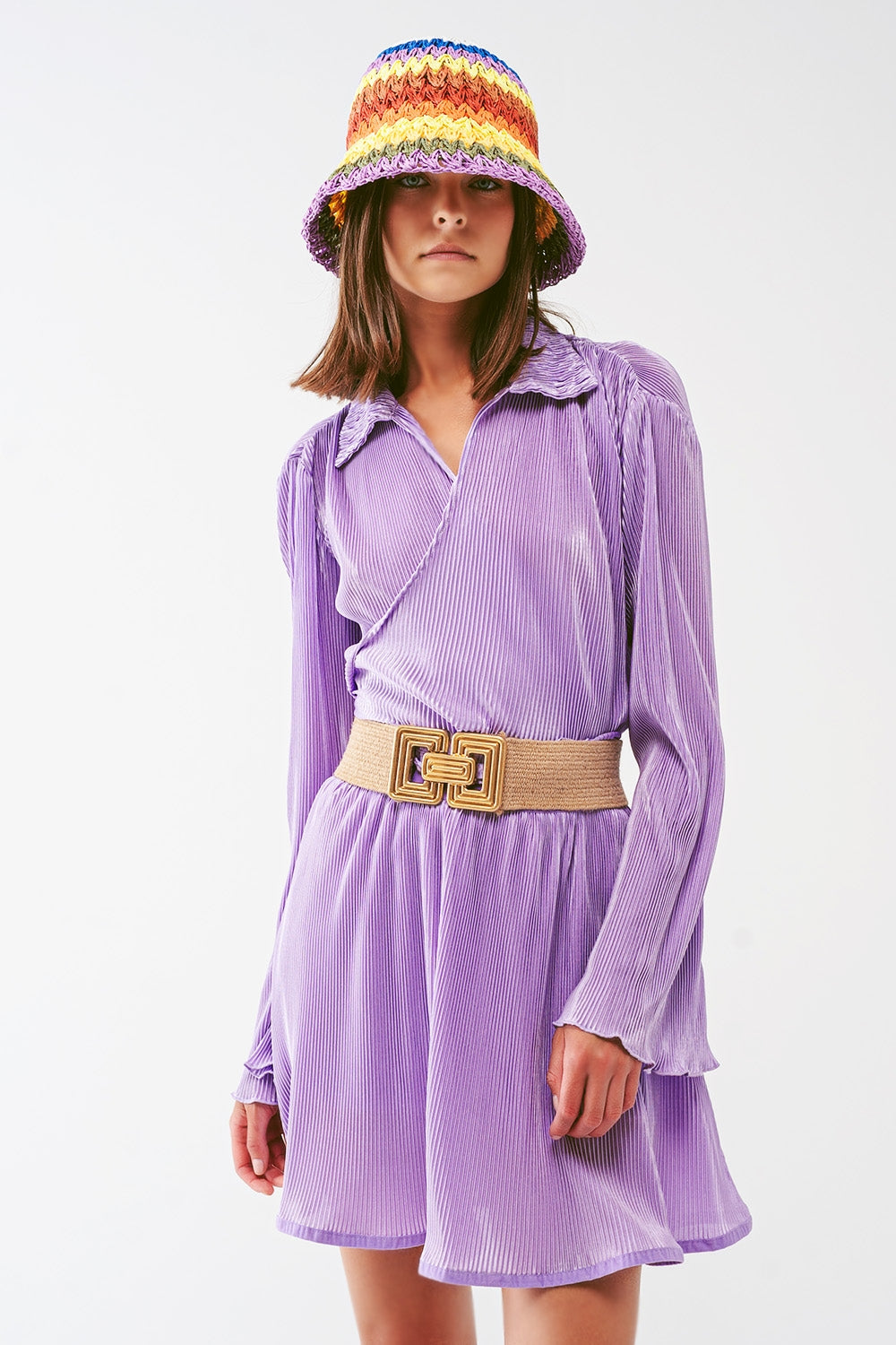Blusa transpassada plissada de cetim em lila