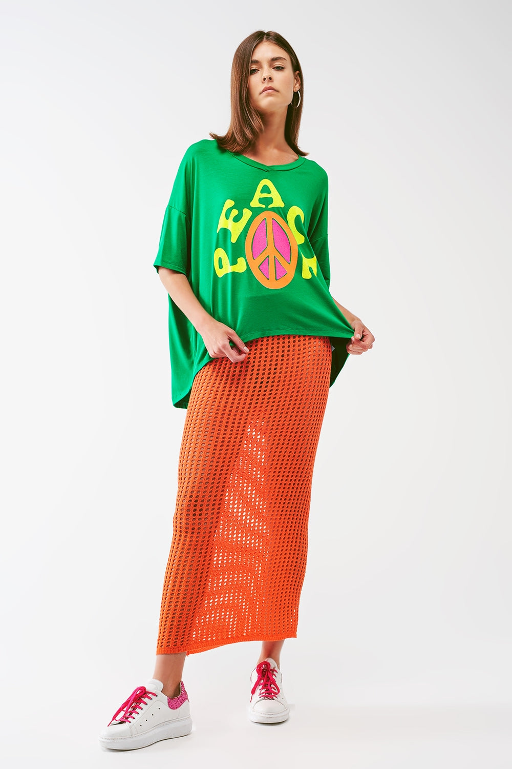 Saia maxi em crochê transparente na cor laranja