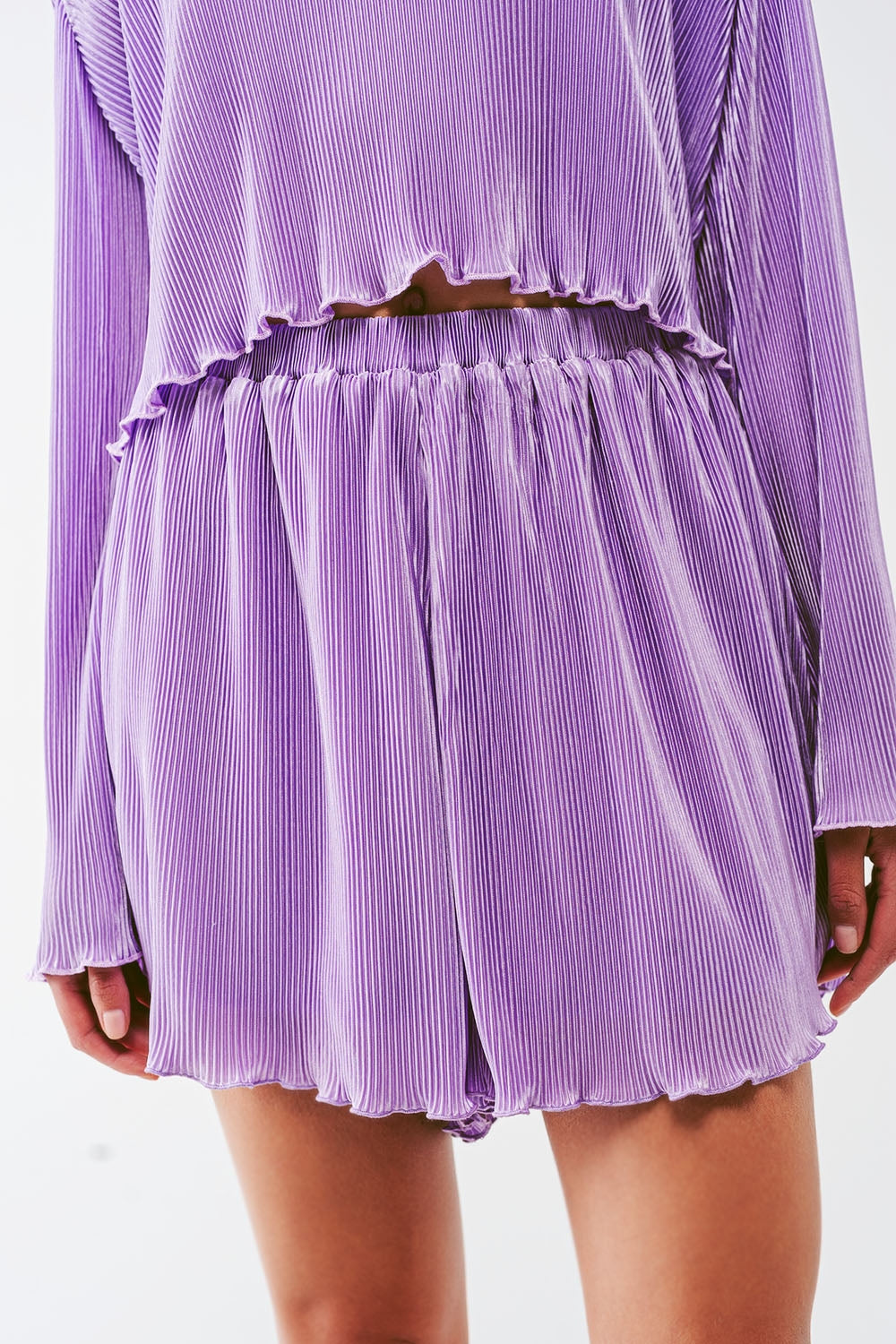 Shorts plissado em lila