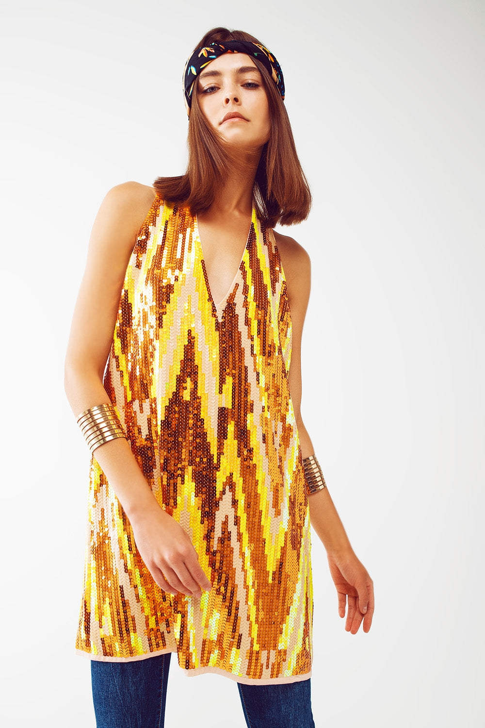 Vestido curto de festa com lantejoulas