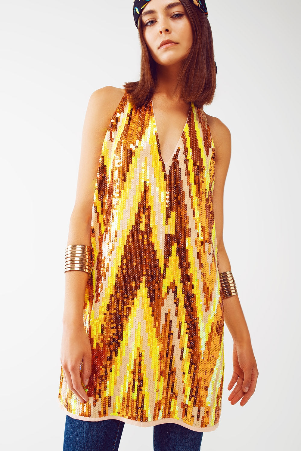 Vestido curto de festa com lantejoulas