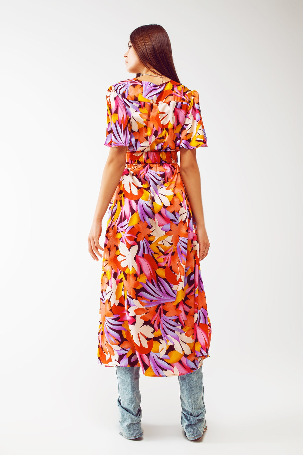 Vestido longo plissado com decote em V multicolorido